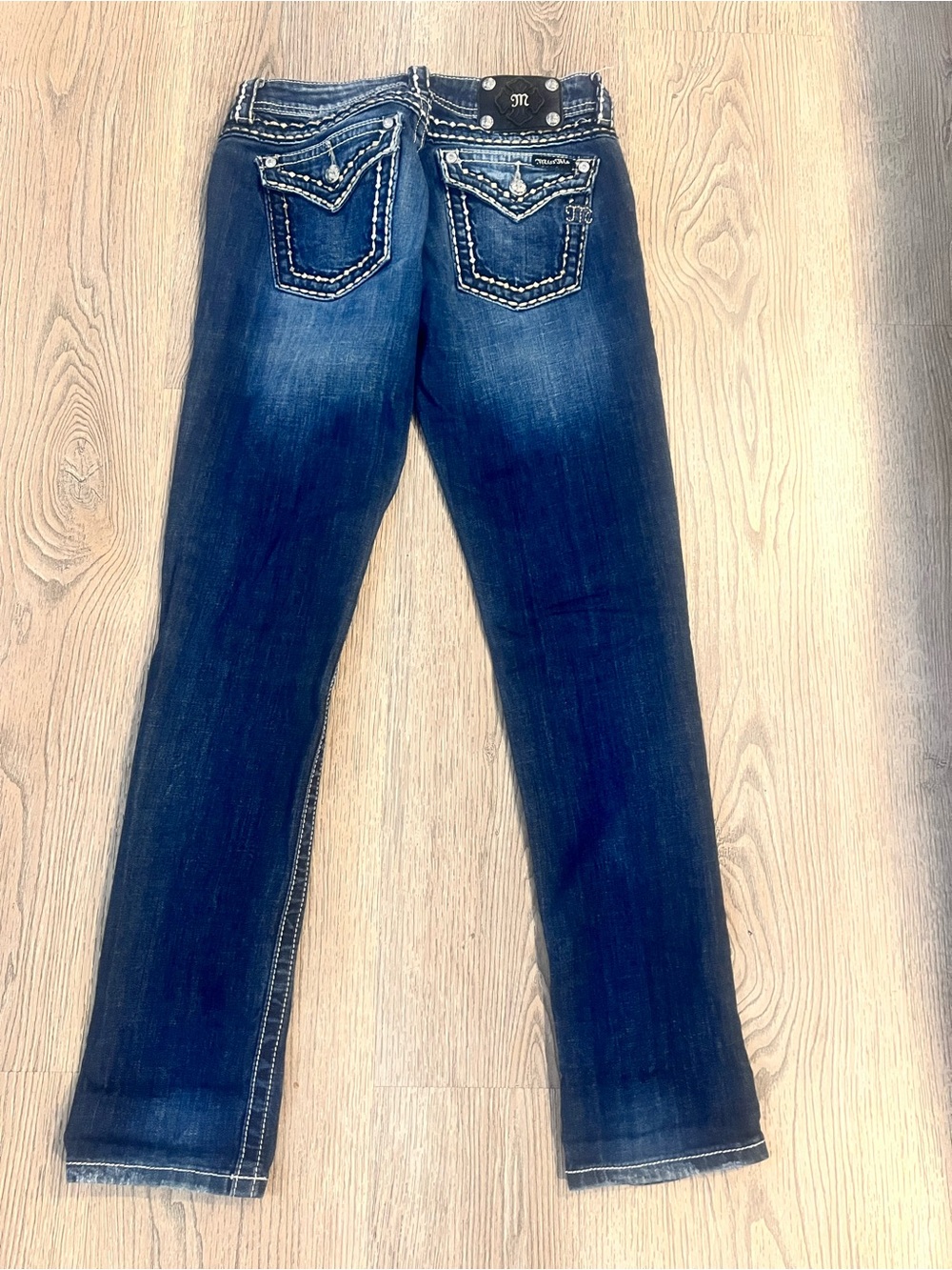 Miss Me Classic Mid-Rise Skinny Blue  Jeans. Size 29